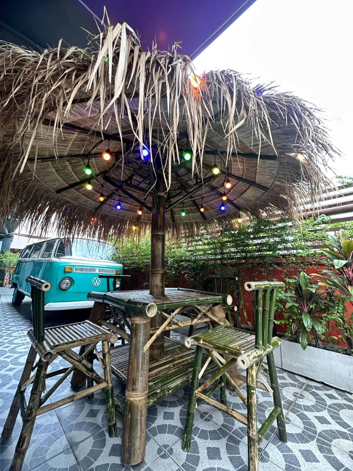 H-District Boutique Poshotel Банкок Екстериор снимка