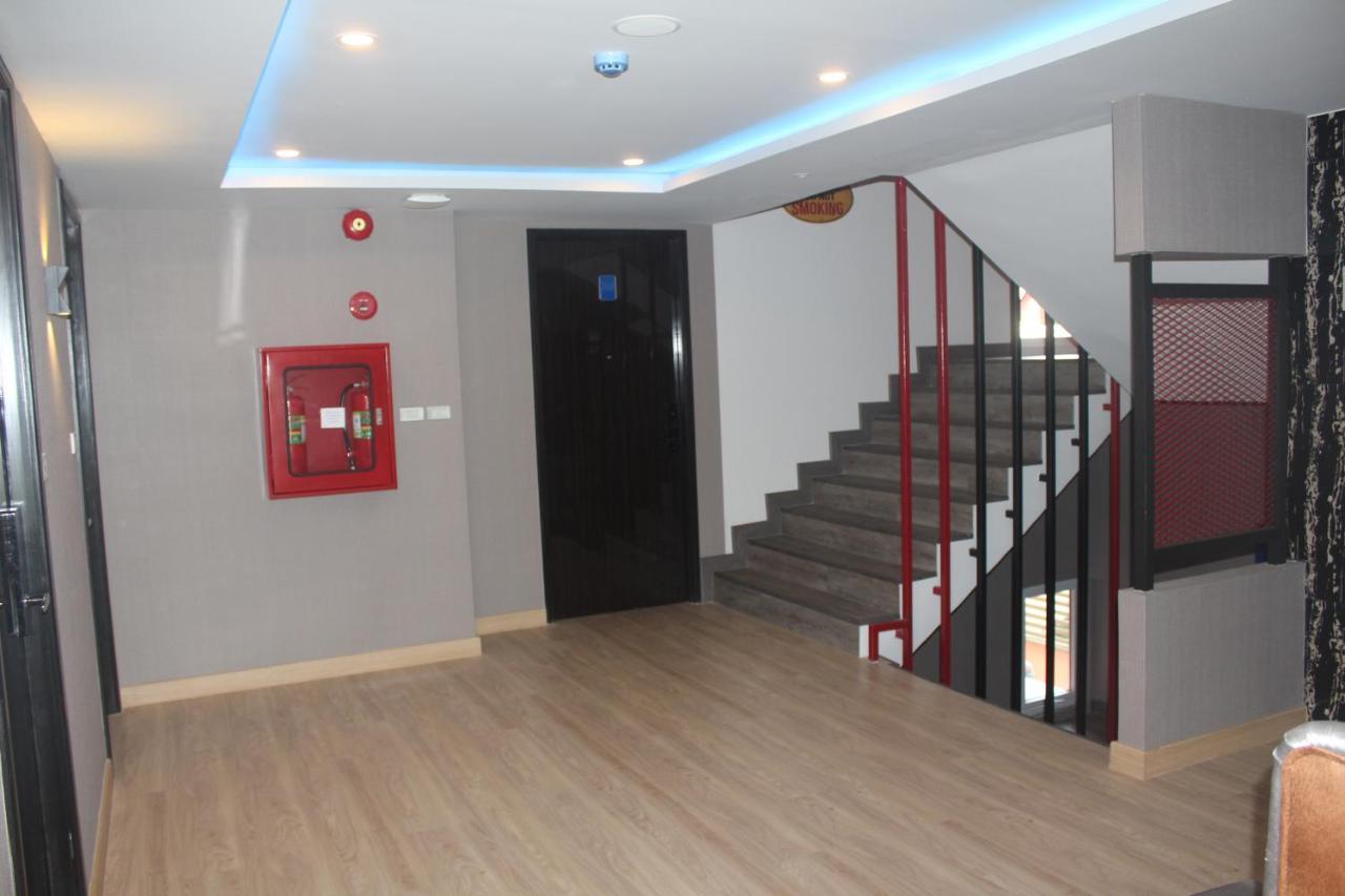 H-District Boutique Poshotel Банкок Екстериор снимка