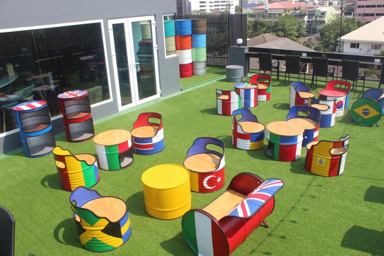 H-District Boutique Poshotel Банкок Екстериор снимка