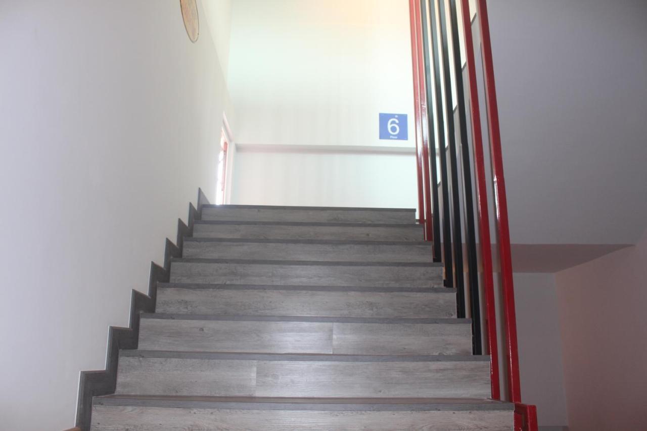 H-District Boutique Poshotel Банкок Екстериор снимка