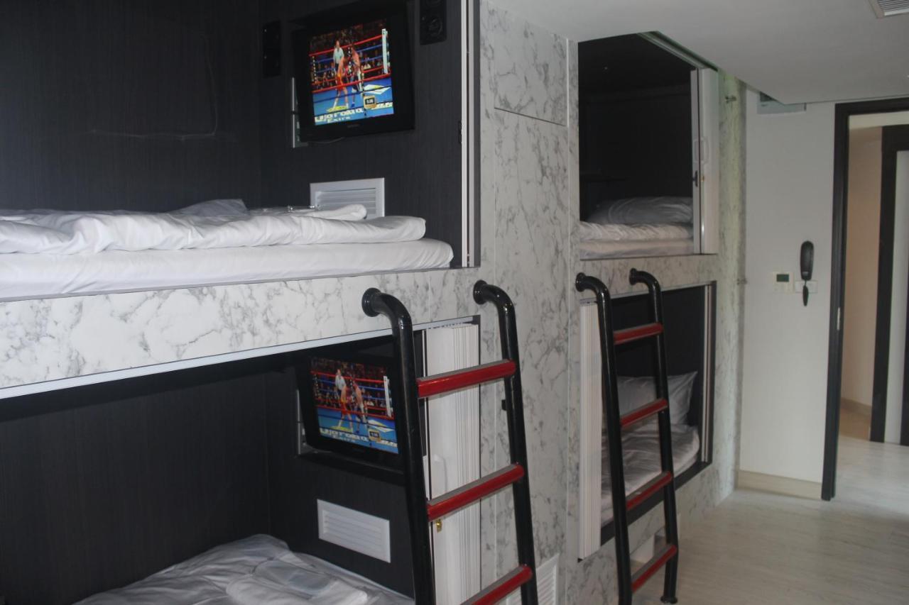 H-District Boutique Poshotel Банкок Екстериор снимка