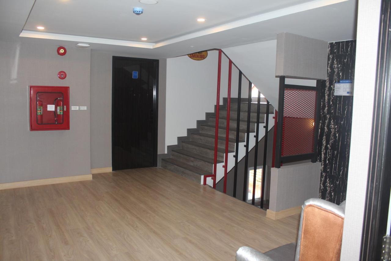 H-District Boutique Poshotel Банкок Екстериор снимка