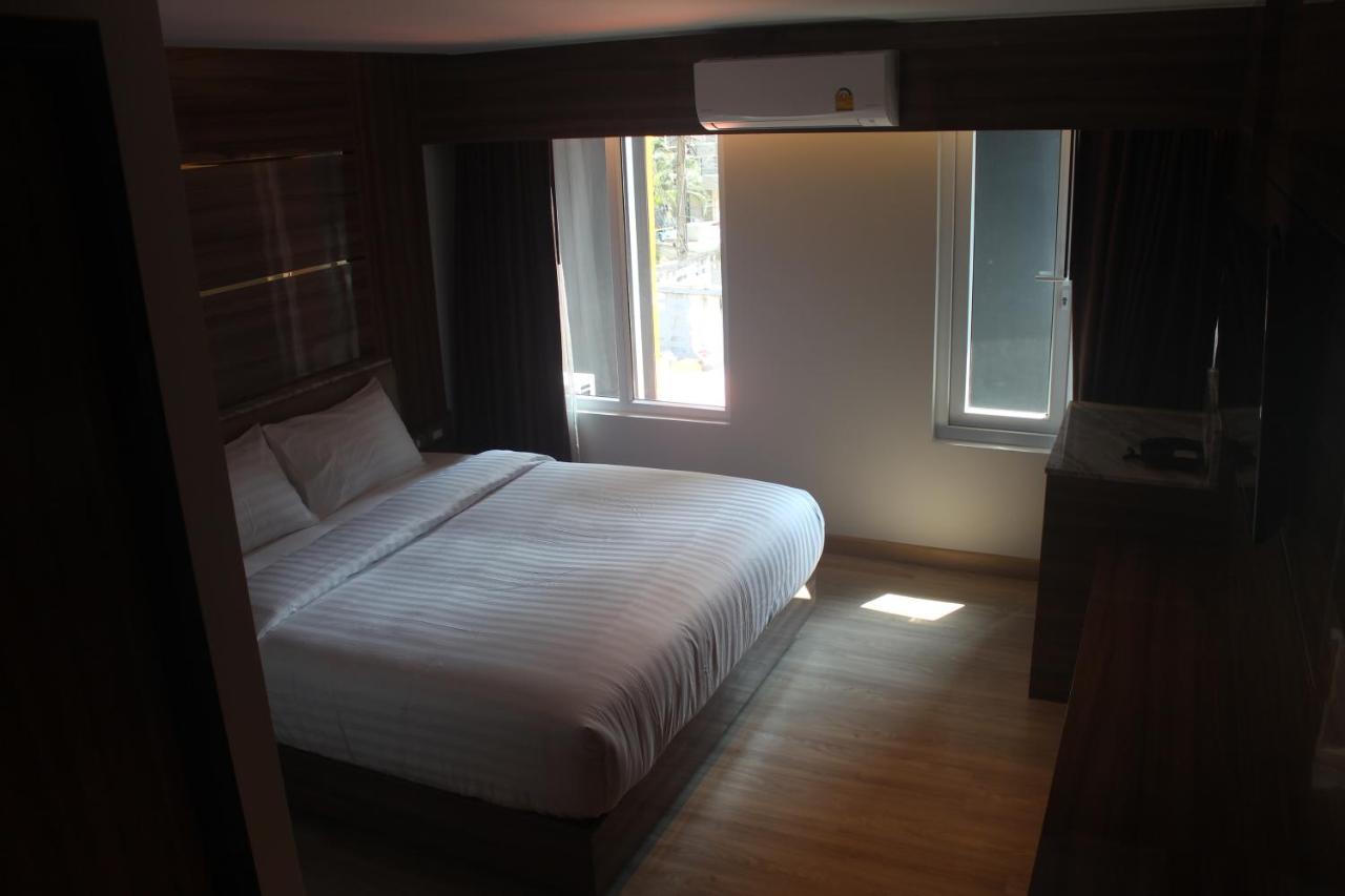 H-District Boutique Poshotel Банкок Екстериор снимка